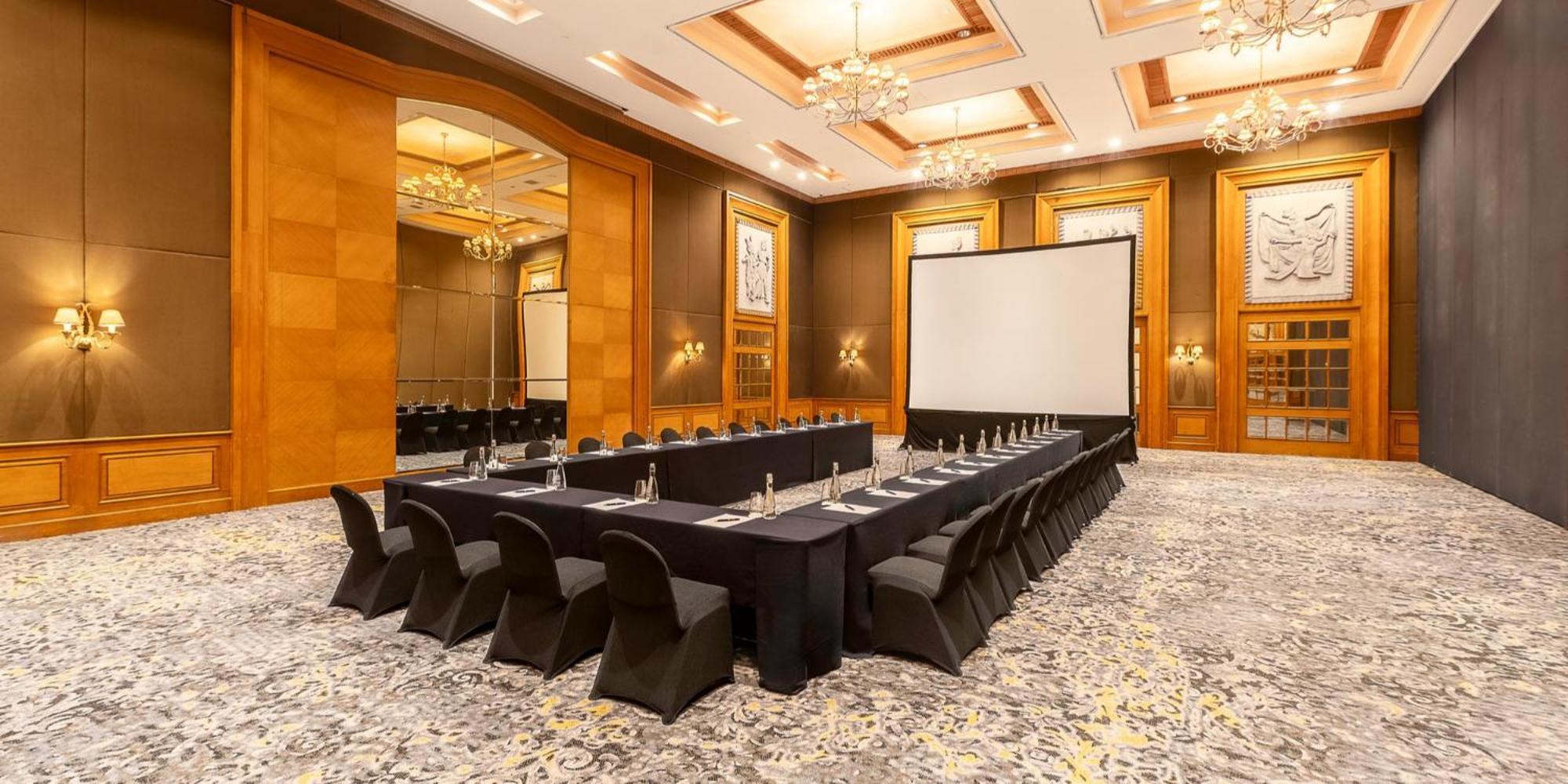 Aryaduta Menteng Hotel